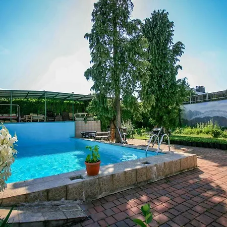 Vila Justin I. With Pool Lublaň